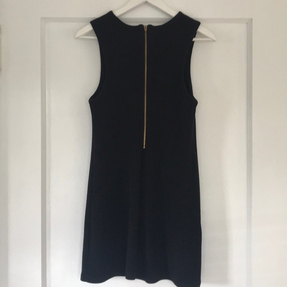 Adorable A-line black dress with gold zipper - Picture 5 of 11